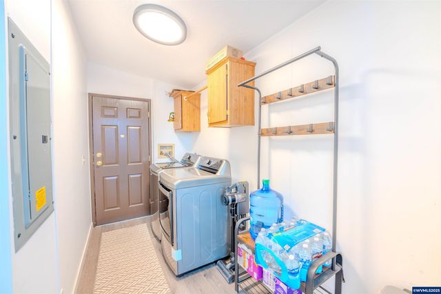 16688 Highway 99E Hwy NE 54, Woodburn, OR 97071