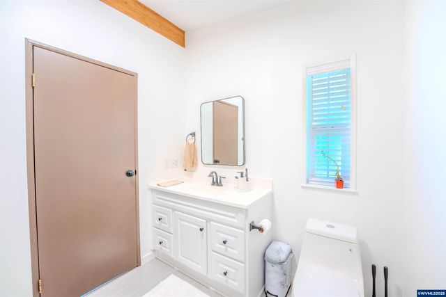 16688 Highway 99E Hwy NE 54, Woodburn, OR 97071