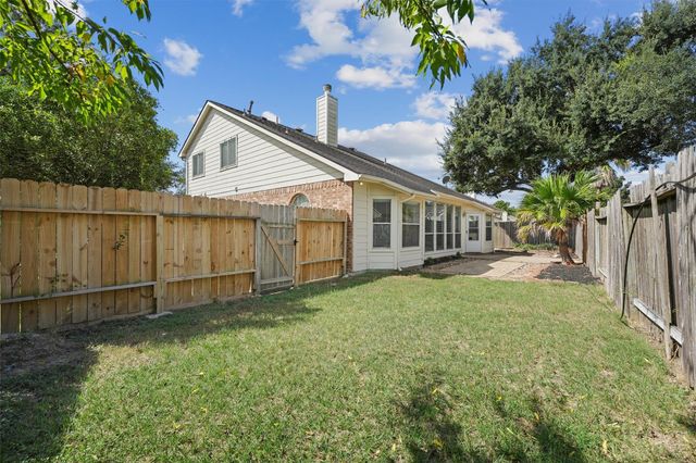 17206 Stonebridge Trail, Houston, TX 77095