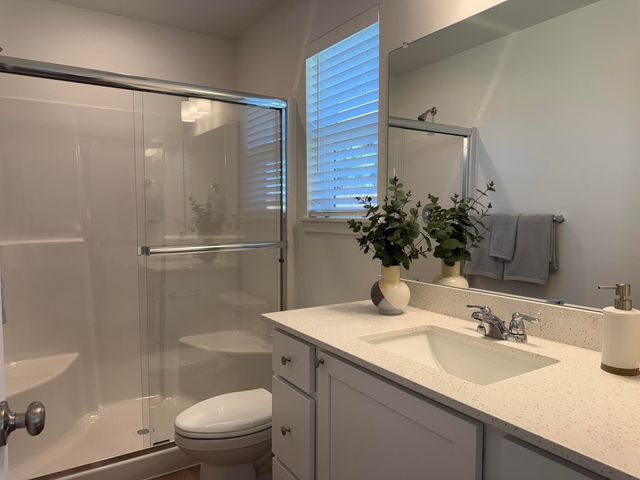 585 NE Arnold Street 176, Madras, OR 97741