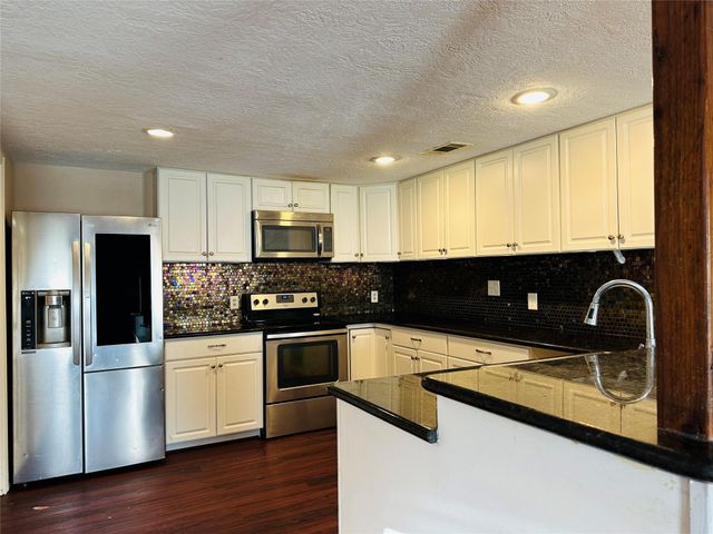 25417 Highway 6, Hempstead, TX 77445