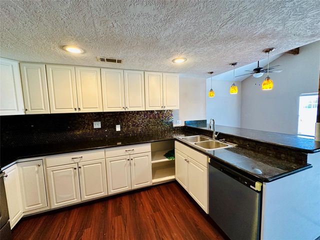 25417 Highway 6, Hempstead, TX 77445