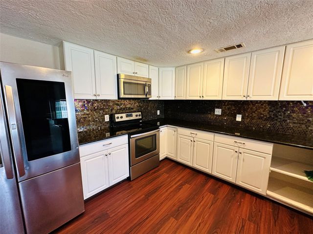 25417 Highway 6, Hempstead, TX 77445
