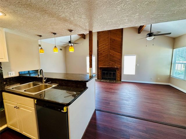 25417 Highway 6, Hempstead, TX 77445