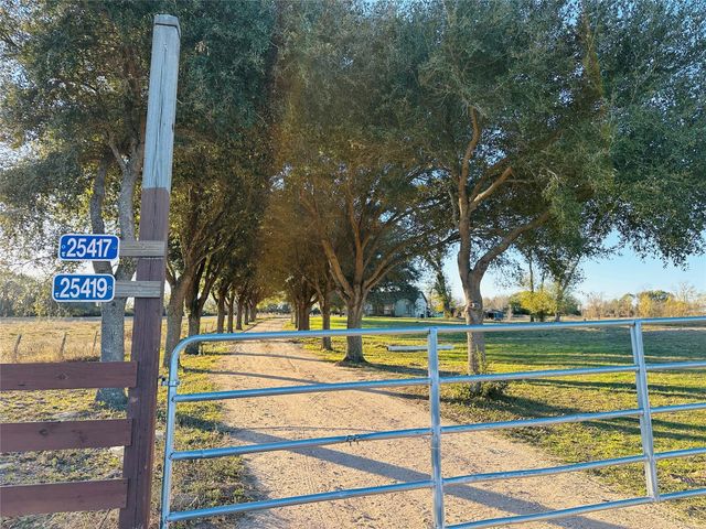 25417 Highway 6, Hempstead, TX 77445