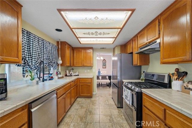 1226 Via Palermo, Redlands, CA 92374