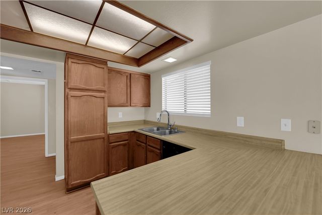 511 grimsby Avenue, Henderson, NV 89014