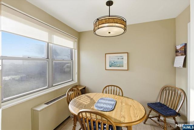 2077 Center 9A, Fort Lee, NJ 07024
