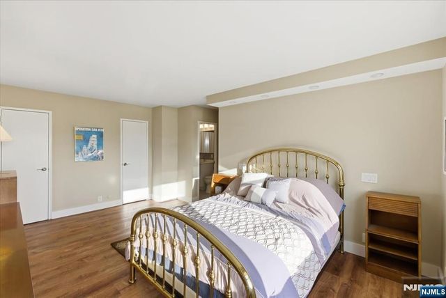 2077 Center 9A, Fort Lee, NJ 07024
