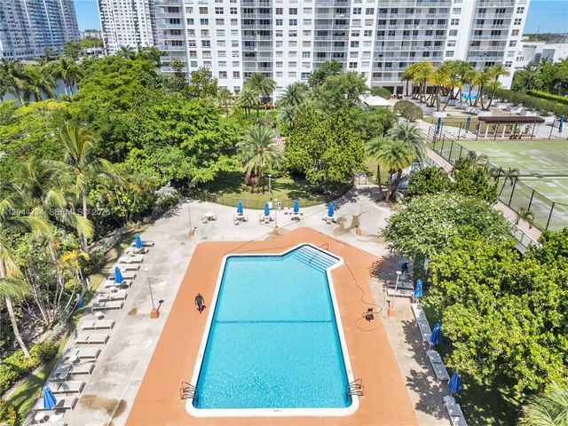 2851 NE 183rd Street 1412E, Aventura, FL 33160