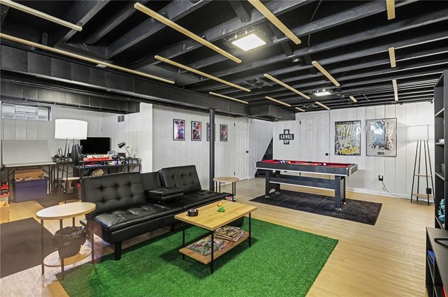 43 Sandalwood Drive, Greece, NY 14616