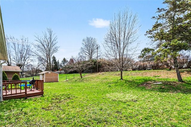 43 Sandalwood Drive, Greece, NY 14616