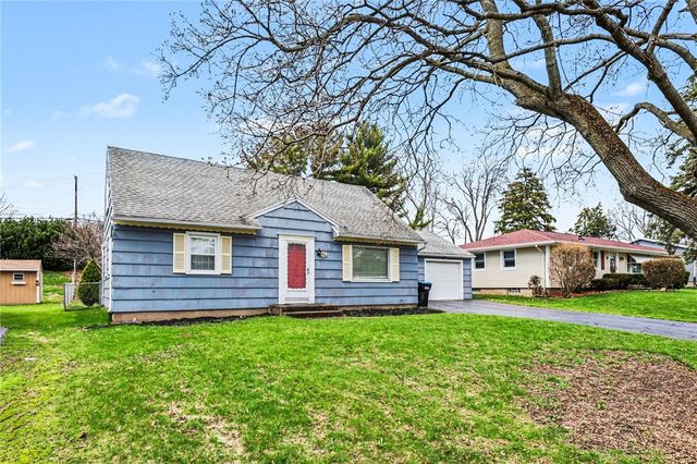 43 Sandalwood Drive, Greece, NY 14616