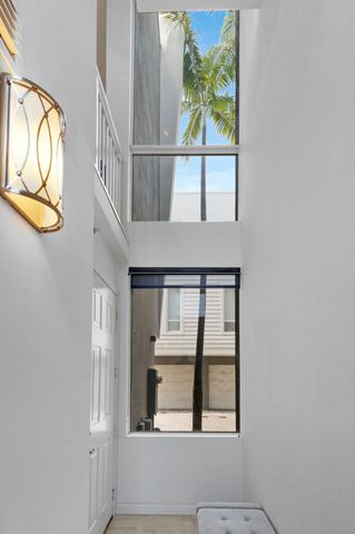 711 SE 16th Court, Fort Lauderdale, FL 33316