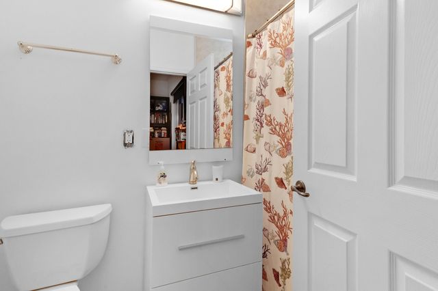 711 SE 16th Court, Fort Lauderdale, FL 33316