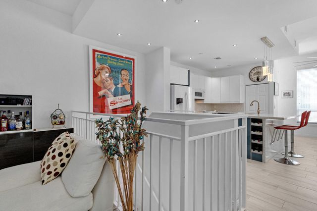 711 SE 16th Court, Fort Lauderdale, FL 33316
