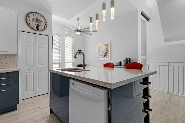 711 SE 16th Court, Fort Lauderdale, FL 33316