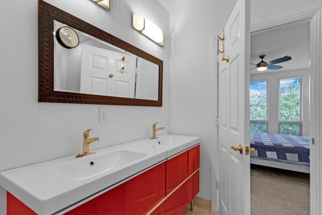 711 SE 16th Court, Fort Lauderdale, FL 33316