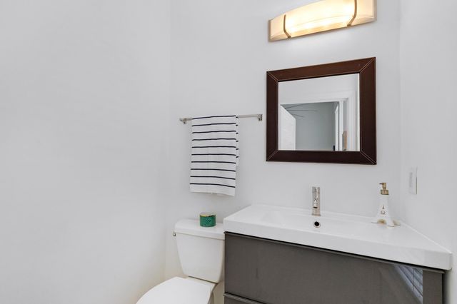 711 SE 16th Court, Fort Lauderdale, FL 33316