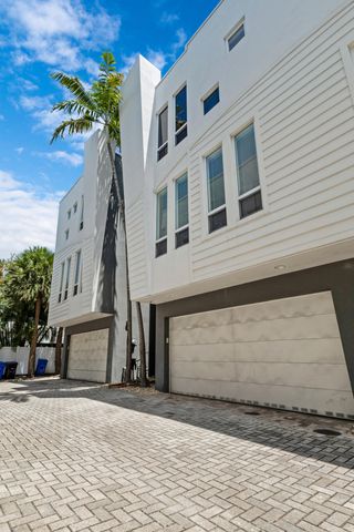 711 SE 16th Court, Fort Lauderdale, FL 33316