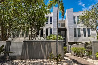 711 SE 16th Court, Fort Lauderdale, FL 33316