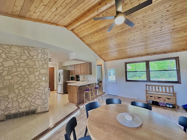 S69W16890 Parkland DRIVE, Muskego, WI 53150