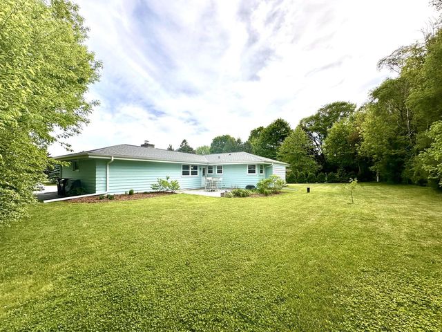 S69W16890 Parkland DRIVE, Muskego, WI 53150