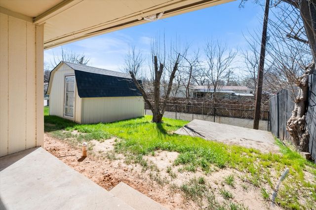 2316 Gilbert Circle, Arlington, TX 76010