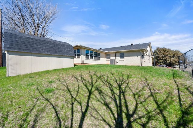 2316 Gilbert Circle, Arlington, TX 76010