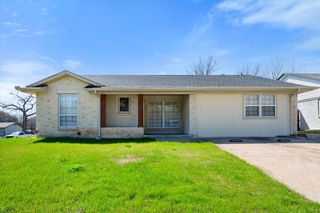 2316 Gilbert Circle, Arlington, TX 76010