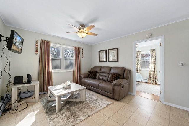 W3724 Washington DRIVE, Lake Geneva, WI 53147