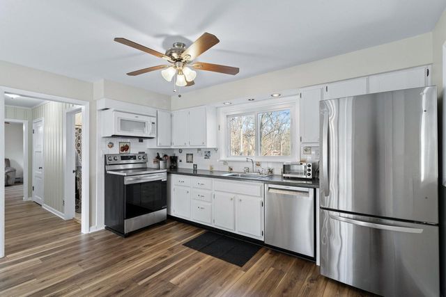 W3724 Washington DRIVE, Lake Geneva, WI 53147