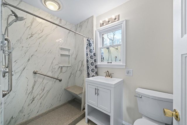 W3724 Washington DRIVE, Lake Geneva, WI 53147