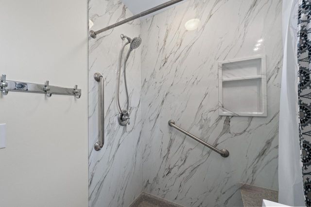 W3724 Washington DRIVE, Lake Geneva, WI 53147