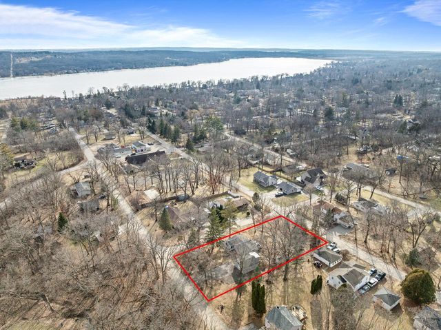 W3724 Washington DRIVE, Lake Geneva, WI 53147