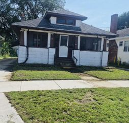 828 Sherman Avenue, Janesville, WI 53545