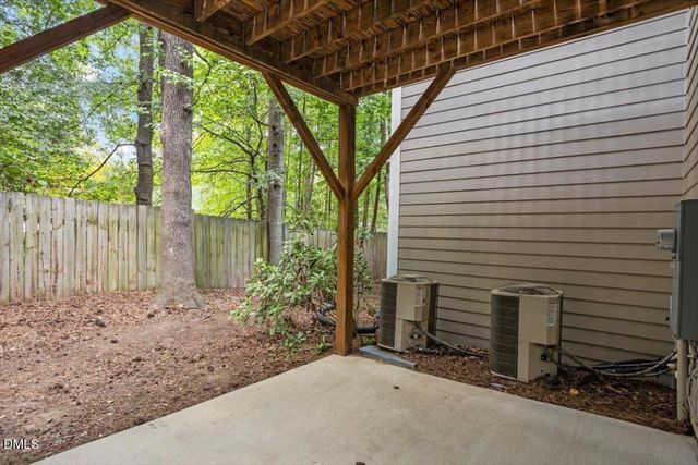 252 Ashton Hall Lane, Raleigh, NC 27609