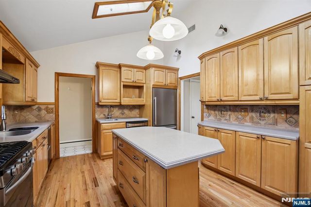 312 Lenox Avenue, Pompton Lakes, NJ 07442