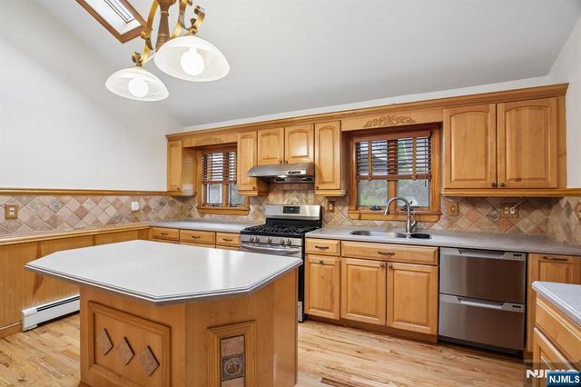 312 Lenox Avenue, Pompton Lakes, NJ 07442