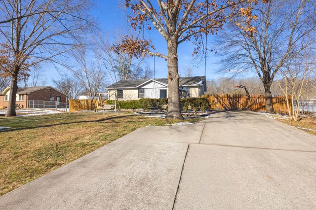 246 Garcia Dr, Pegram, TN 37143