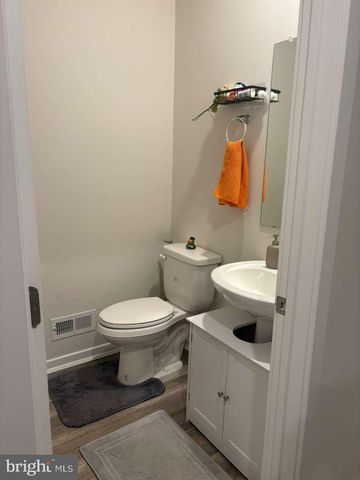 7573 CLAYTON AVE, Coopersburg, PA 18036