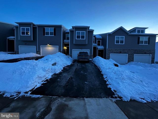 7573 CLAYTON AVE, Coopersburg, PA 18036