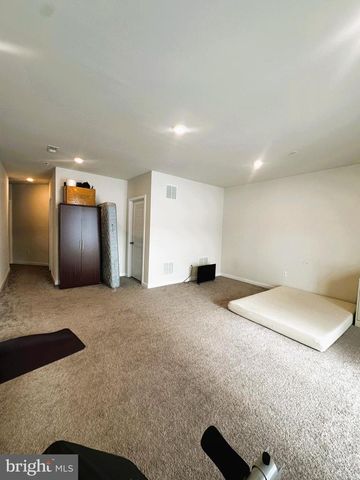 7573 CLAYTON AVE, Coopersburg, PA 18036