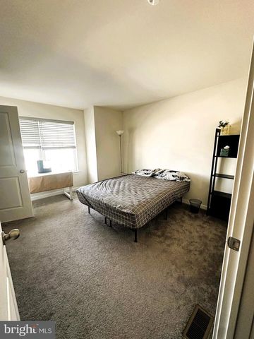 7573 CLAYTON AVE, Coopersburg, PA 18036