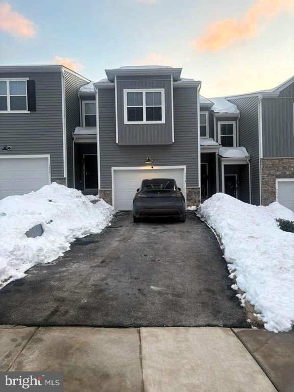 7573 CLAYTON AVE, Coopersburg, PA 18036