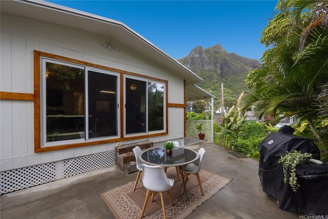 51-523 Kamehameha Highway, Kaaawa, HI 96730