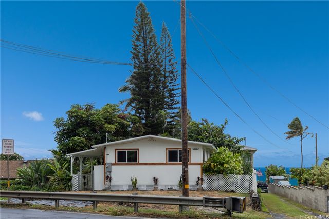 51-523 Kamehameha Highway, Kaaawa, HI 96730