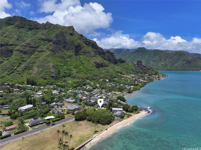 51-523 Kamehameha Highway, Kaaawa, HI 96730