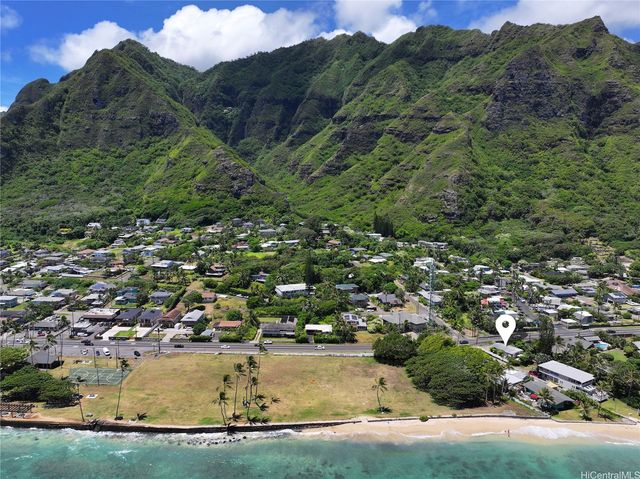 51-523 Kamehameha Highway, Kaaawa, HI 96730