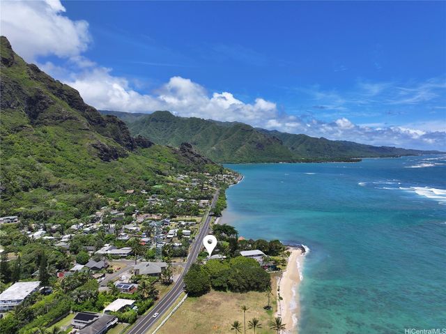 51-523 Kamehameha Highway, Kaaawa, HI 96730